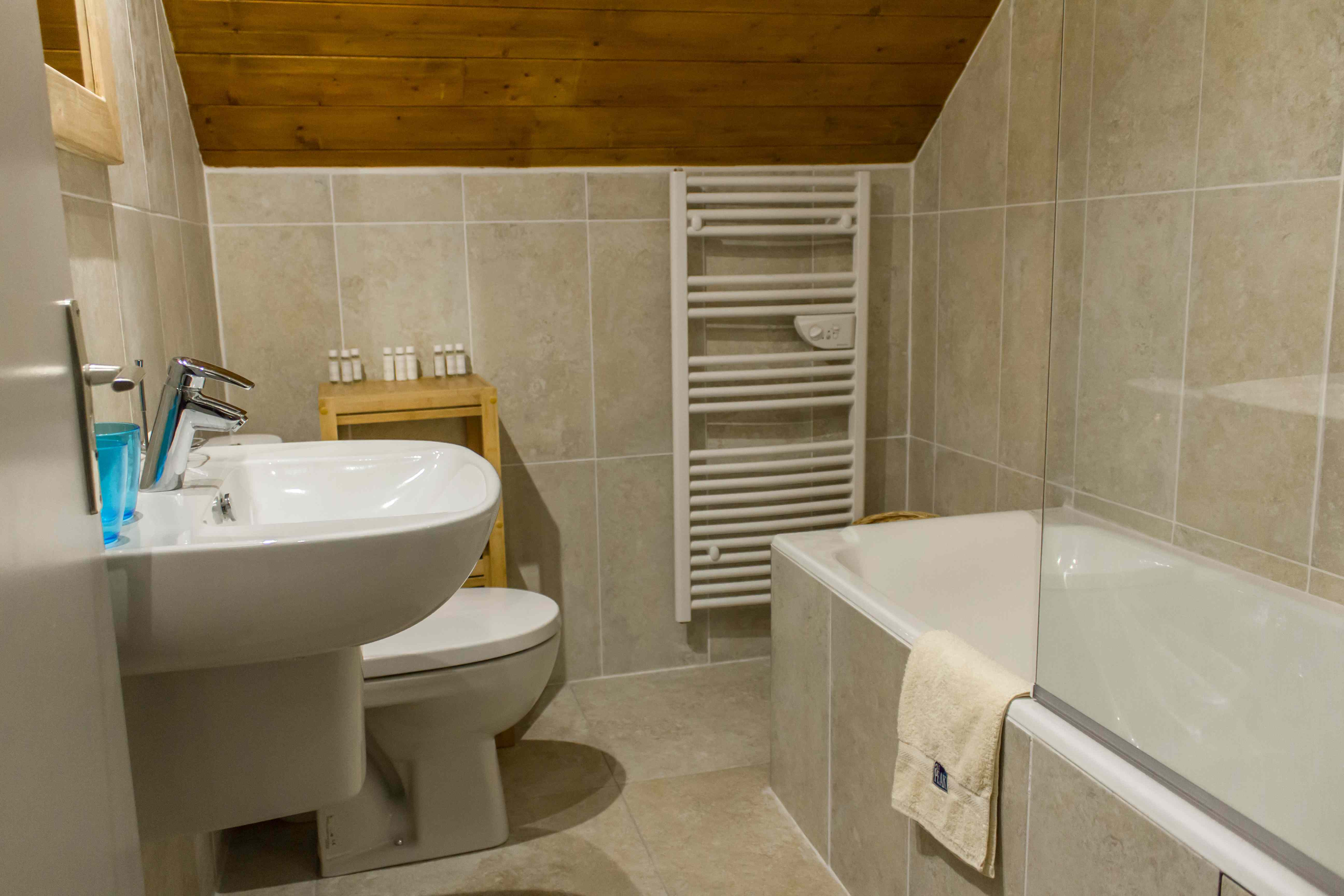 Bedroom 3 bathroom  6 