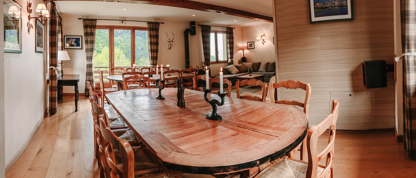 Dining - when the WHOLE of Saskia is sold to one group  3 