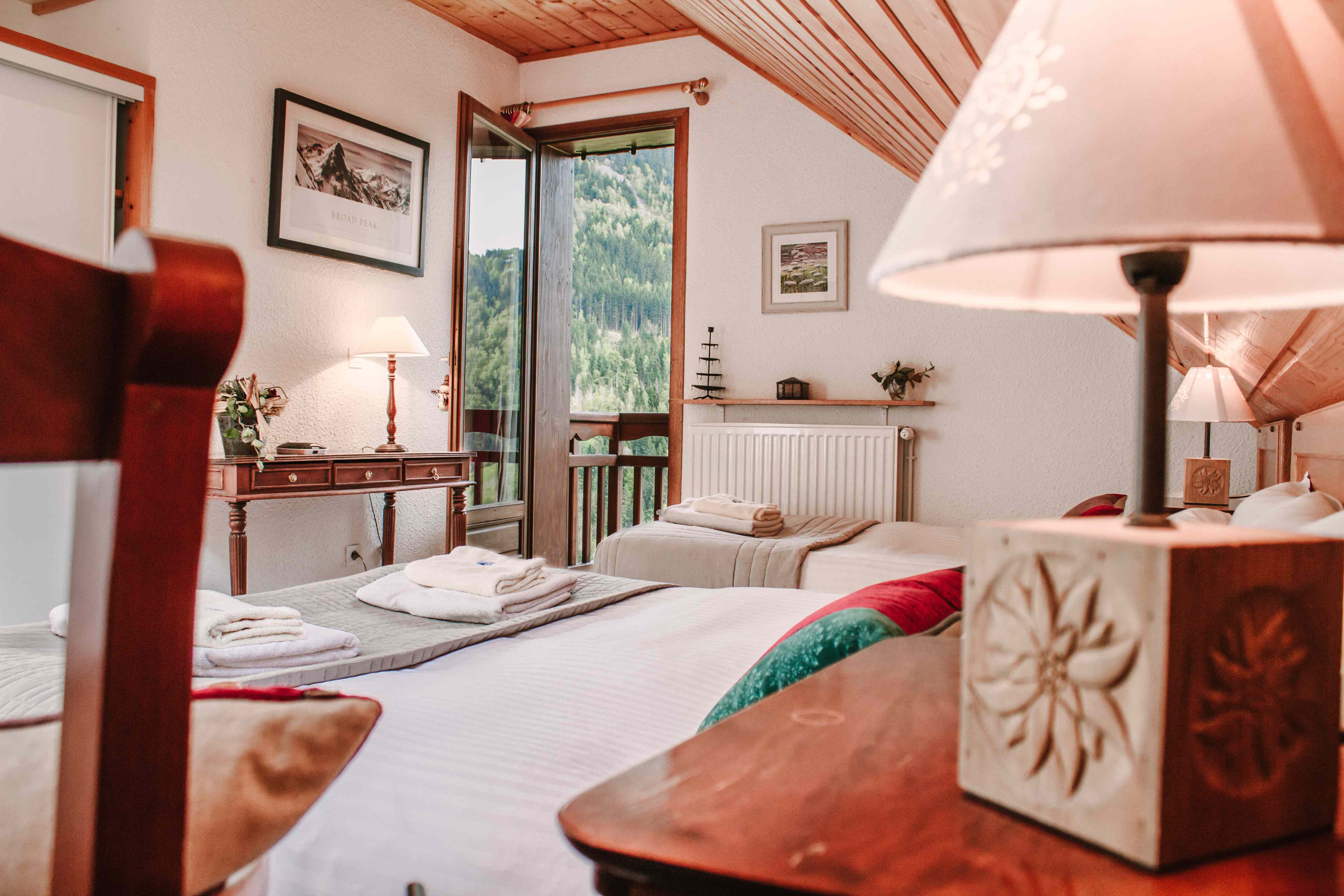 EAST Bedroom 4  11 