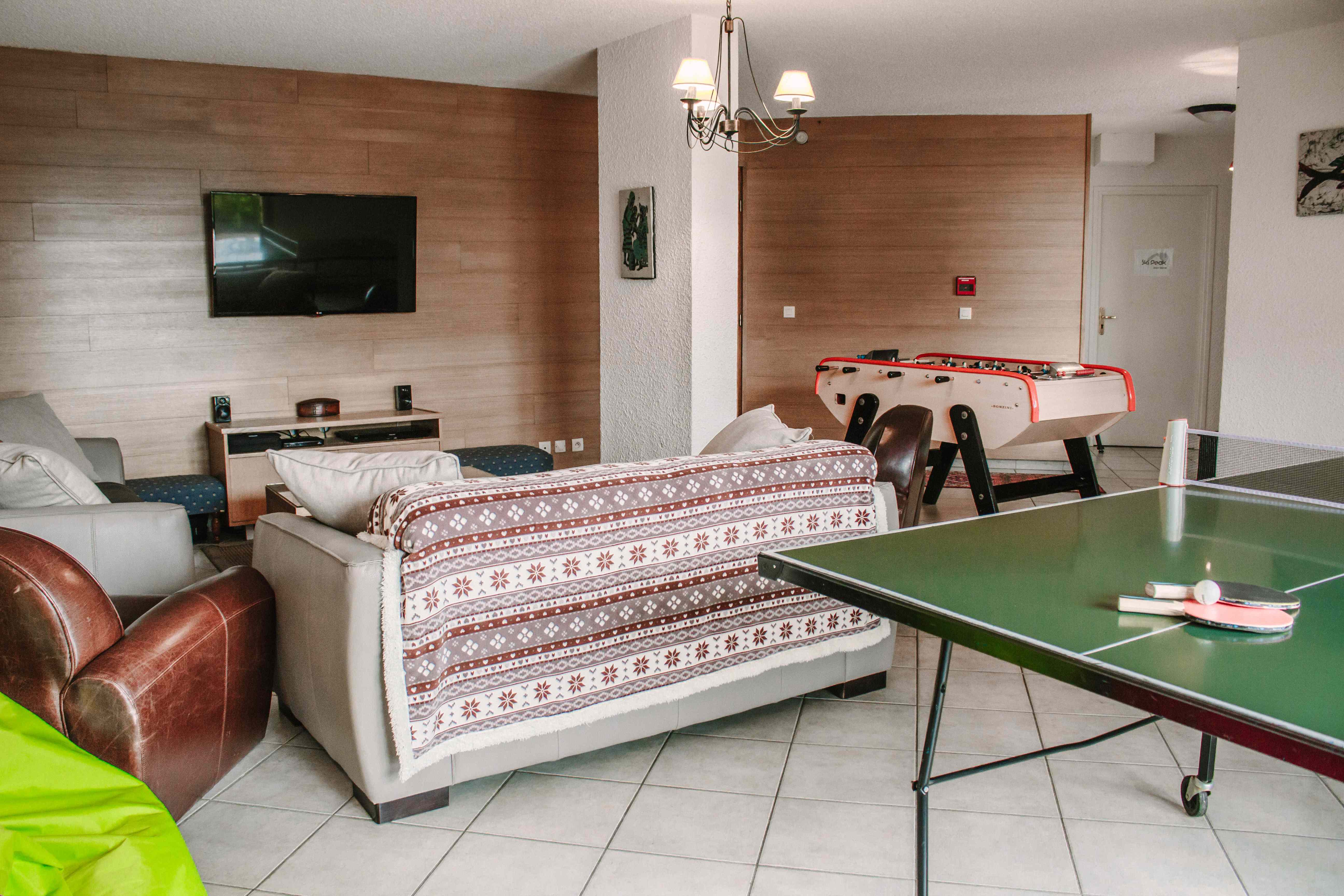 TV   Games Room  20 