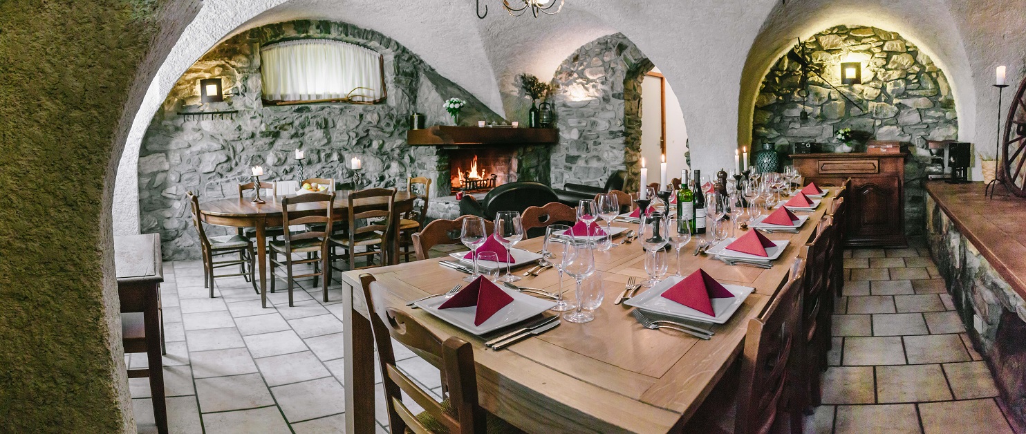 Dining  16  