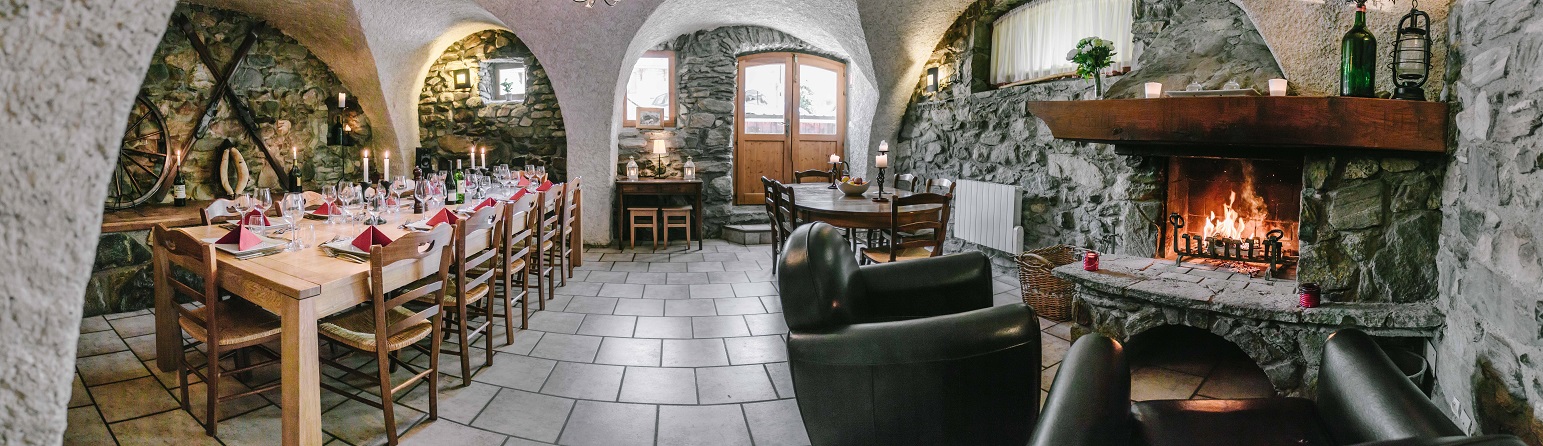 Dining  18 