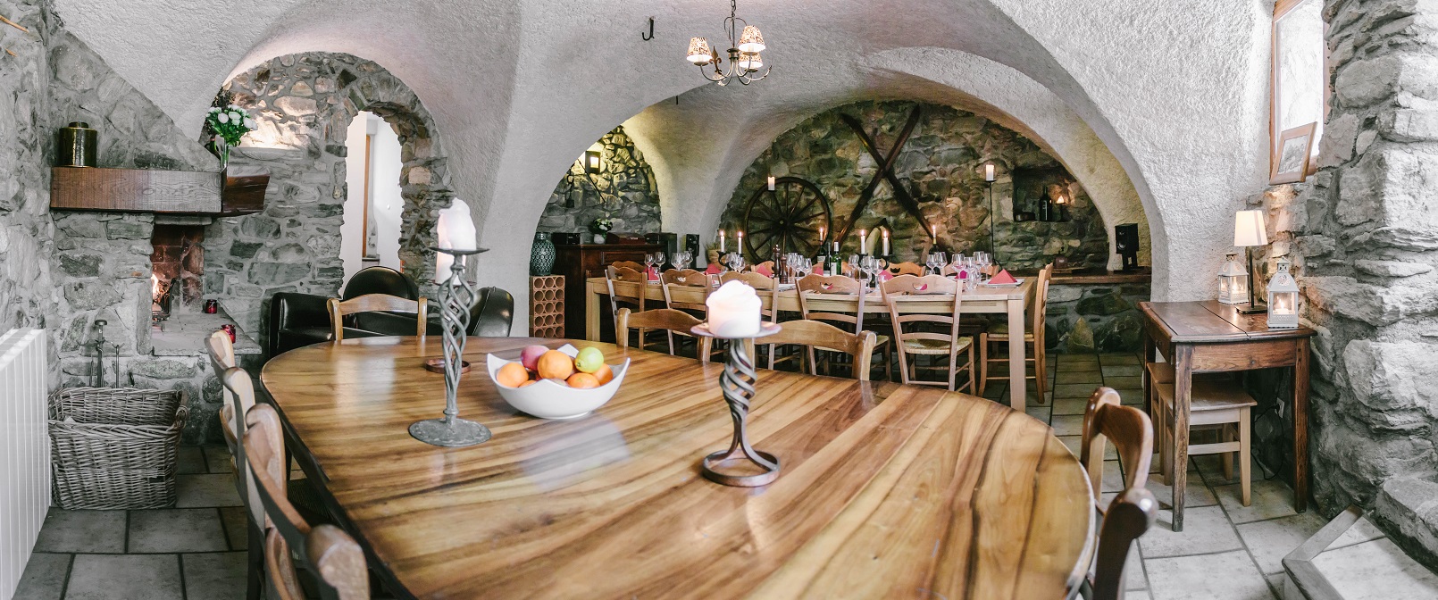 Dining  19 
