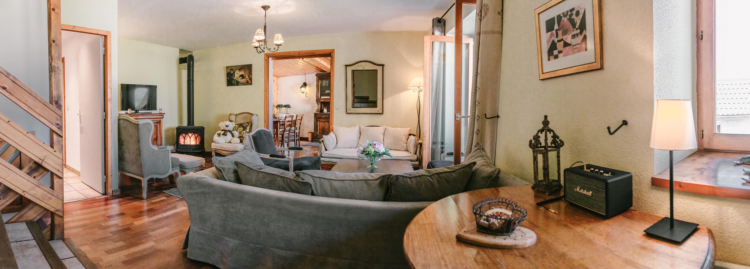 Lounge  12 