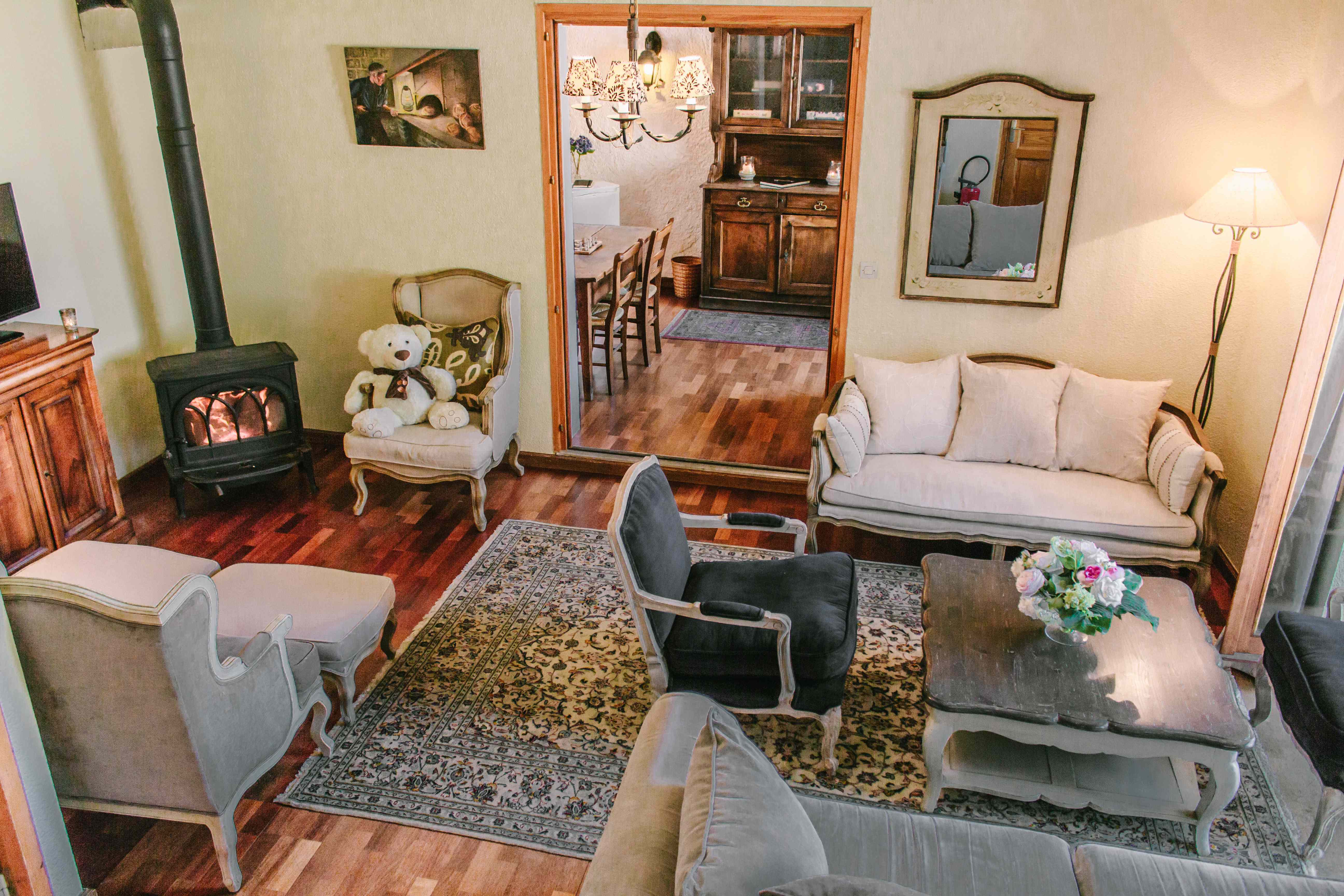 Lounge  19 
