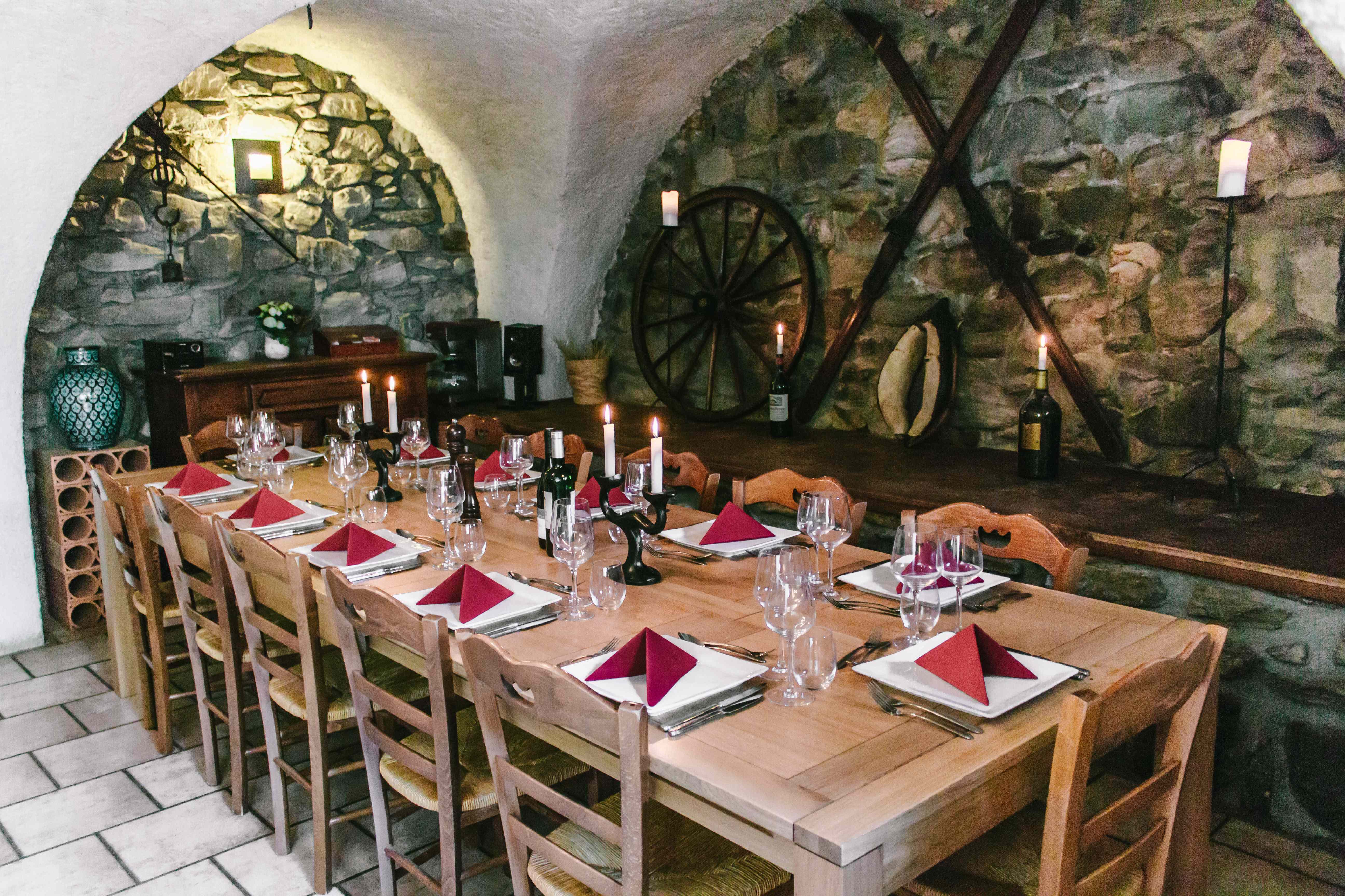 Dining  5 